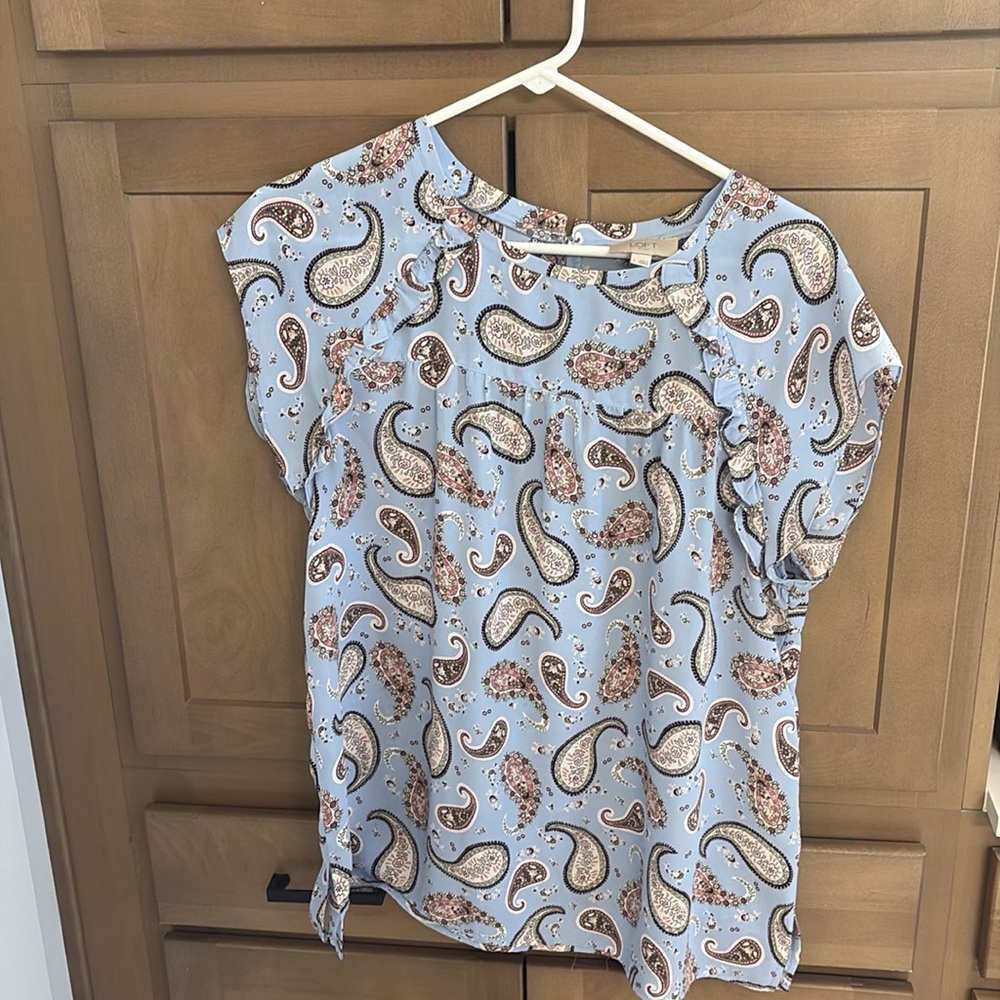 Loft Outlet short sleeve paisley blouse EUC